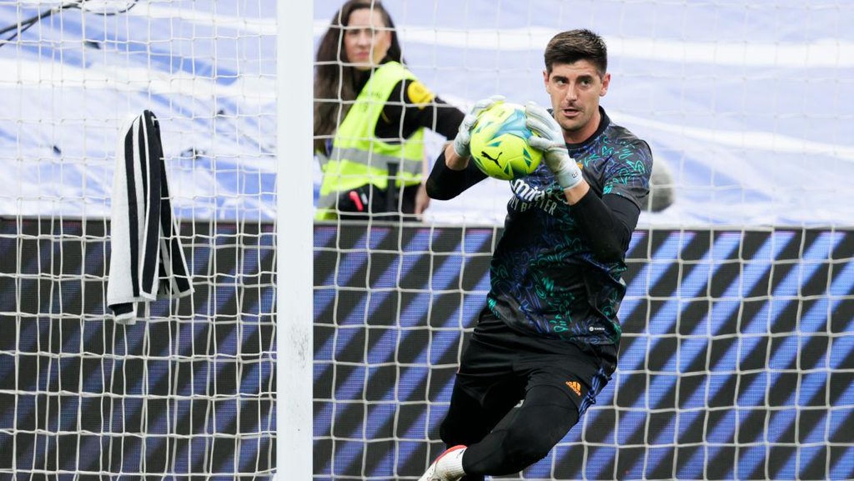 Courtois cuma kalah sekali dalam 10 pertemuan melawan Liverpool. Foto: Getty Images/Soccrates Images