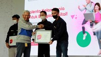 Dengan program yang ditingkatkan, IDCamp 2022 tidak memiliki batasan usia untuk peserta, lebih banyak kelas coding, dan lebih banyak roadshow yang menargetkan kampus serta acara komunitas developer secara virtual. Bootcamp untuk komunitas penyandang disabilitas juga dilakukan kembali untuk memajukan inklusivitas program dalam mewujudkan misinya menciptakan talenta digital bersertifikat global di seluruh negeri. 