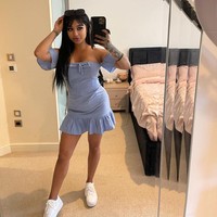 Tak dijelaskan apakah semua uang tersebut didapat dari menyanggupi permintaan aneh para kliennya. Yang pasti Yasmina Khan juga menerima uang dari langganan penggemar setelah mengunggah lebih dari 1.000 konten eksklusif.Foto: Instagram Yasmina Khan