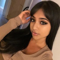 OnlyFans bukan hanya menjadi tempat para wanita menjual foto-foto seksi mereka tapi juga barang-barang eksklusif. Salah satu kreator yang menyediakan hal tak biasa untuk para penggemarnya adalah Yasmina Khan. Ia menjual kentut dalam stoples.Foto: Instagram Yasmina Khan