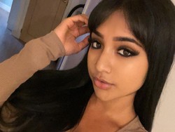 8 Foto Wanita yang Dapat Rp 4 M Per Tahun dari Jual Kentut di Stoples