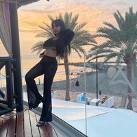 Mengenai permintaan untuk buang angin di stoples, ia sendiri tidak mengkonfirmasi atau membantahnya. Tapi dikabarkan jika Yasmina Khan mendapat banyak uang dari sana. Foto: Instagram Yasmina Khan