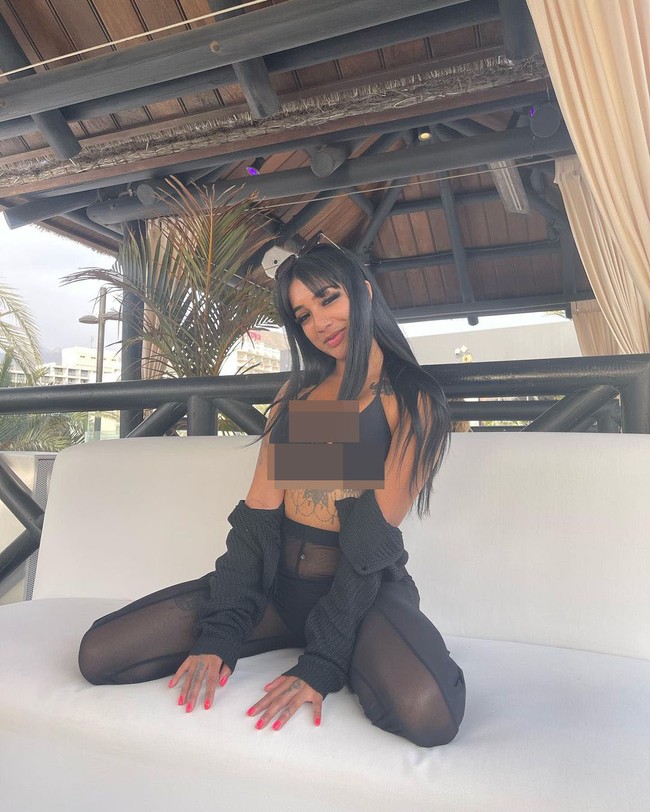 Diakui Yasmina jika dalam sebulan, ia bisa mendapatkan lebih dari £20 ribu atau sekitar Rp 366 jutaan. Dilansir Dailystar, dalam setahun ia bisa menghabiskan £250 ribu atau sekitar Rp 4,5 miliaran. Tak heran, jika Yasmina kini sudah bisa membeli rumah.Foto: Instagram Yasmina Khan