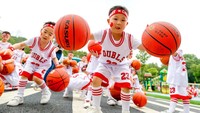 Gemasnya Anak-anak di China Saat Main Basket