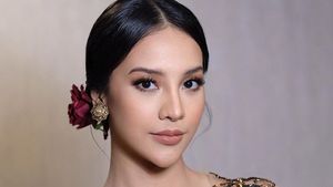7 Pesona Anya Geraldine Jadi Juri Puteri Indonesia 2022, Anggun Berkebaya