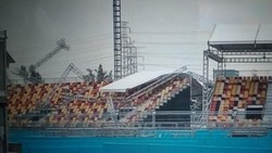 Diterjang Badai, Atap Tribun Sirkuit Formula E Jakarta Roboh!