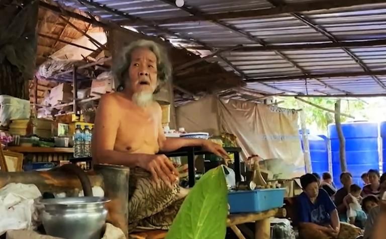 Bahaya! Sekte Aneh di Thailand Ini Wajibkan Anggotanya Makan Feses Sang Ketua
