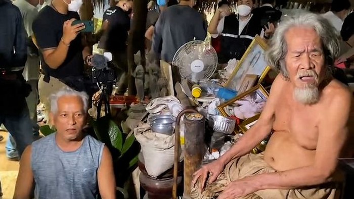 Bahaya! Sekte Aneh di Thailand Ini Wajibkan Anggotanya Makan Feses Sang Ketua