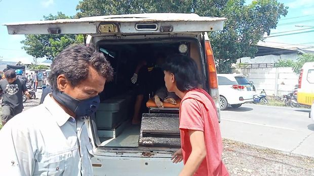 Balapan 2 pikap berujung maut di Pantura Probolinggo