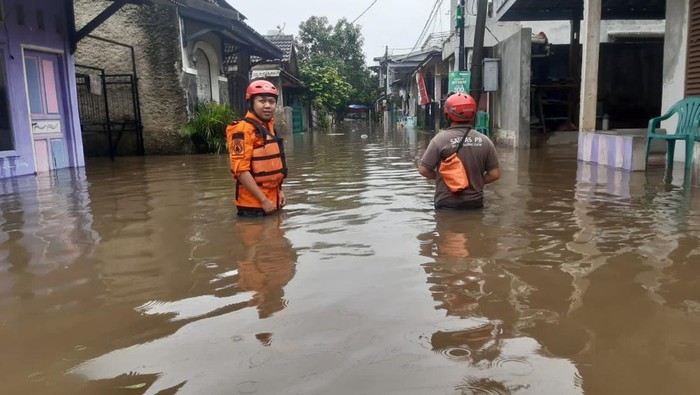 Banjir menggenangi wilayah Tangsel pagi ini (istimewa)