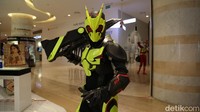 Cosplay atau tren berbusana yang terinspirasi dari tokoh anime atau manga dari Jepang tersebut kini memiliki banyak penggemar di Indonesia. 