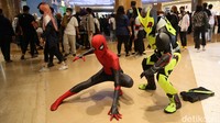 Tren berbusana ini meliputi sejumlah tokoh karakter mulai dari manga, anime, musisi hingga film animasi atau kartun.