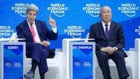 Soal iklim, John Kerry utasan klimatologi dari US dan Kepala Negosiator Iklim China Xie Zhenhua turut ambil bagian dalam diskusi panel Forum Ekonomi Dunia. REUTERS/Arnd Wiegmann