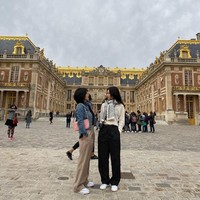 Ibu dan anak itu memilih tinggal bersama karena sudah terpisah selama 18 tahun. Jennie BLACKPINK yang lahir sebagai putri tunggal tinggal jauh dari ibunya sejak SMP karena bersekolah di Selandia Baru. Foto: dok. Instagram @jennierubyjane