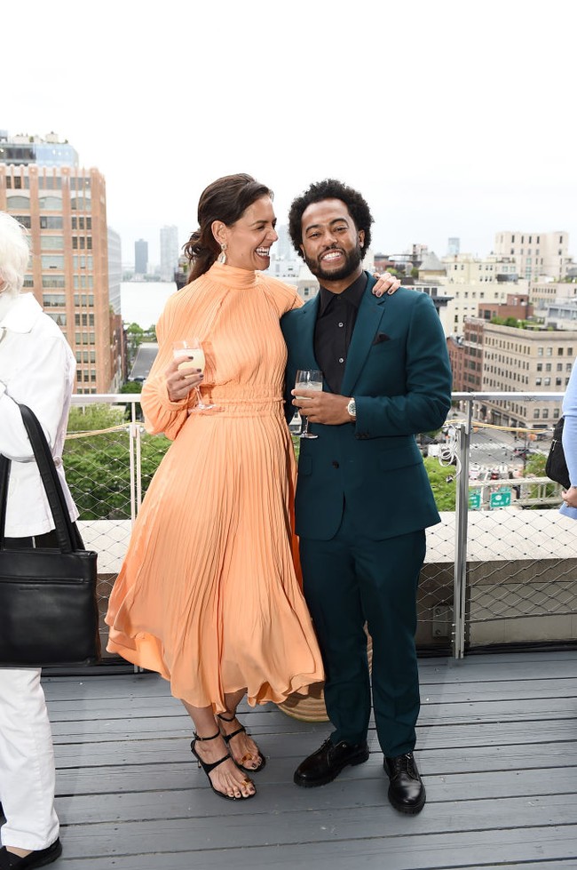 Sebelum mengungkap kedekatannya dengan sang musisi, wanita 43 tahun ini sempat tertangkap kamera berciuman di sebuah taman. Foto: Getty Images for The Moth/Ilya S. Savenok