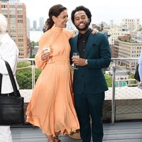 Sebelum mengungkap kedekatannya dengan sang musisi, wanita 43 tahun ini sempat tertangkap kamera berciuman di sebuah taman. Foto: Getty Images for The Moth/Ilya S. Savenok