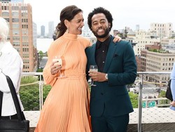 7 Momen Katie Holmes Mesra dengan Pacar Baru yang 10 Tahun Lebih Muda