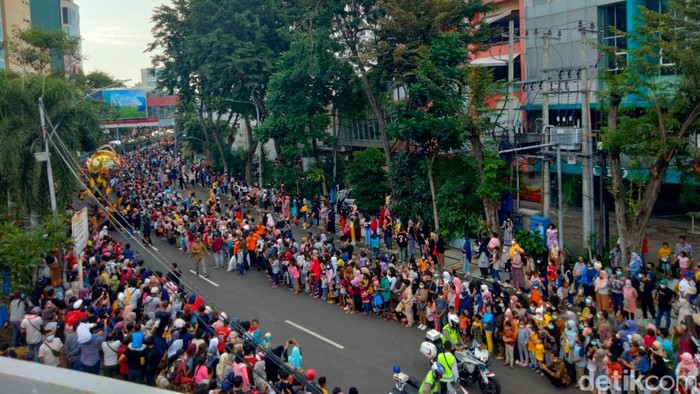 Kemeriahan Surabaya Vaganza