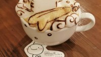 Unik! latte karakter Pokemon ini dibuat seperti sedang surfing dengan ilusi gelombang laut yang bergoyang. Foto: Instagram @runapocket