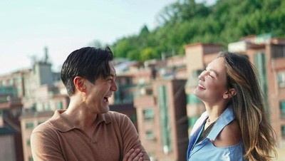 Iri Banget Nih! Luna Maya Lagi Hangout Bareng Siwon
