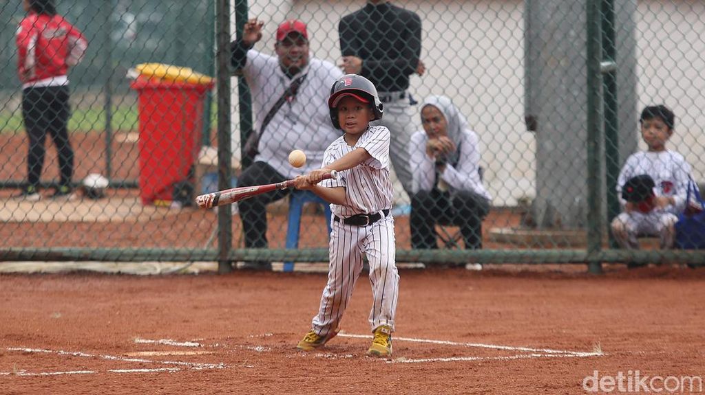 Menanam Nilai Sportivitas Anak Lewat Liga Baseball