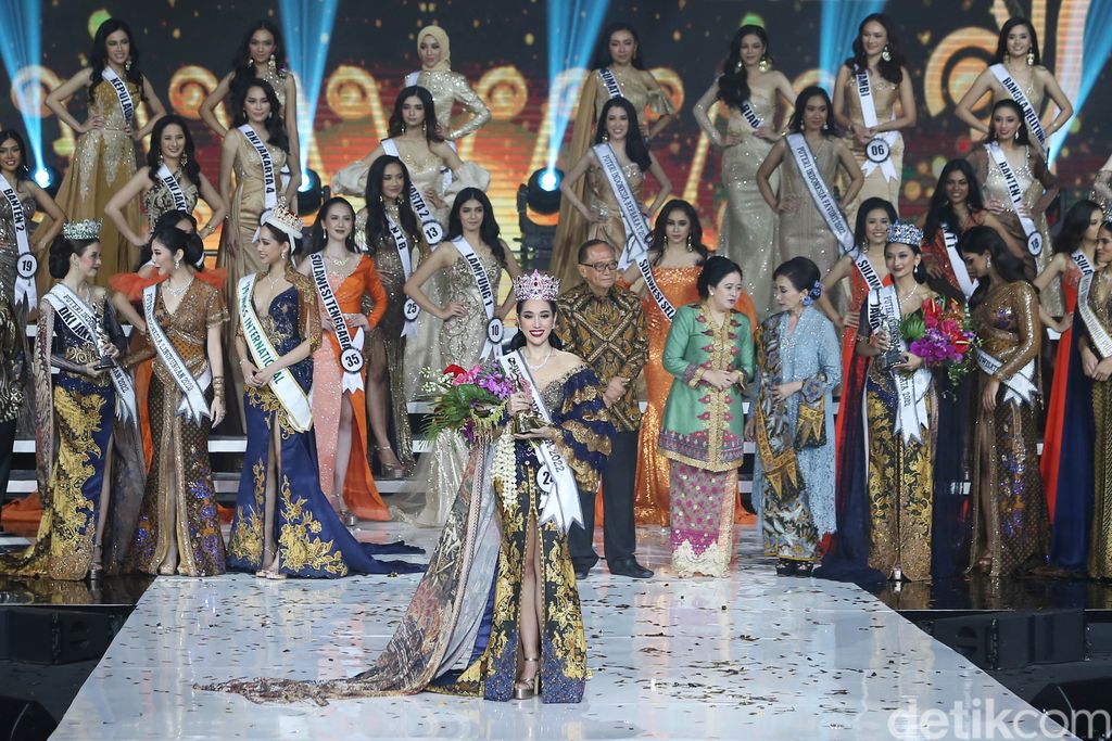 Laksmi Shari De Neefe Suardana jadi pemenang Puteri Indonesia 2022 usai menyisihkan 43 finalis lainnya dari 34 provinsi.