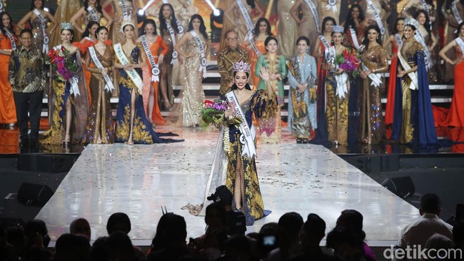 Jawaban yang diberikannya pada babak top 3 berhasil memukau juri sehingga membuat mereka sepakat memilihnya sebagai pemenang Puteri Indonesia 2022.