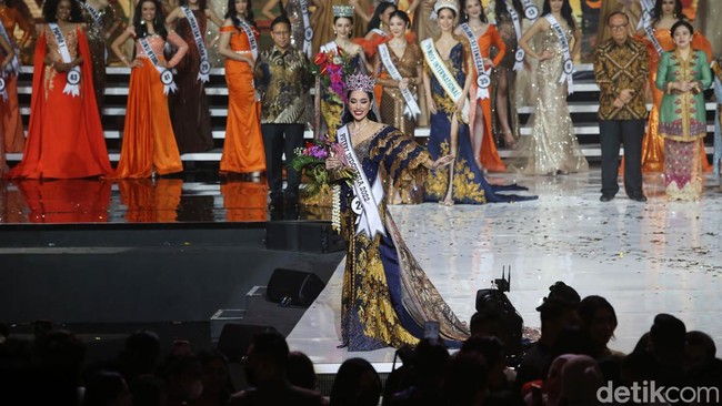 Laksmi Shari De Neefe Suardana pemenang Puteri Indonesia 2022 akan mewakili Indonesia di ajang Miss Universe 2022 pada akhir tahun ini.