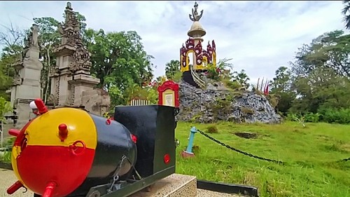 Monumen Operasi Lintas Laut Jawa - Bali. Lokasinya tepat di pinggir Jalan Denpasar - Gilimanuk, di kawasan Hutan Cekik, Taman Nasional Bali Barat, Kelurahan Gilimanuk, Kecamatan Melaya, Kebupaten Jembrana, Bali, Jumat, (27/5).