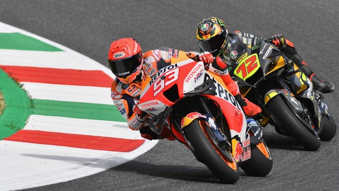SCARPERIA, ITALY - MAY 27: Marc Marquez of Spain and Repsol Honda Team leads Marco Bezzecchi of Italy and Mooney VR46 Racing Team during the MotoGP of Italy - Free Practice at Mugello Circuit on May 27, 2022 in Scarperia, Italy. (Photo by Mirco Lazzari gp/Getty Images)