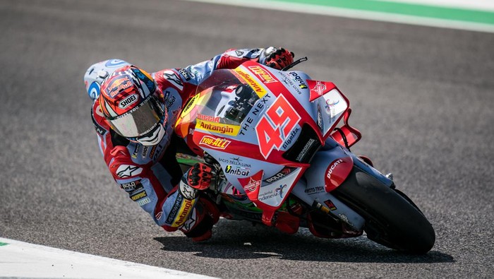 SCARPERIA, ITALY - MAY 28: Fabio Di Giannantonio of Italy and Gresini Racing MotoGP rides during the qualifying practice of the MotoGP Gran Premio d’Italia Oakley at Mugello Circuit on May 28, 2022 in Scarperia, Italy. (Photo by Steve Wobser/Getty Images)