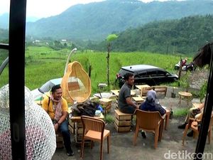 Nikmatnya Ngopi dengan Pemandangan Sawah di Pegunungan Banjarnegara