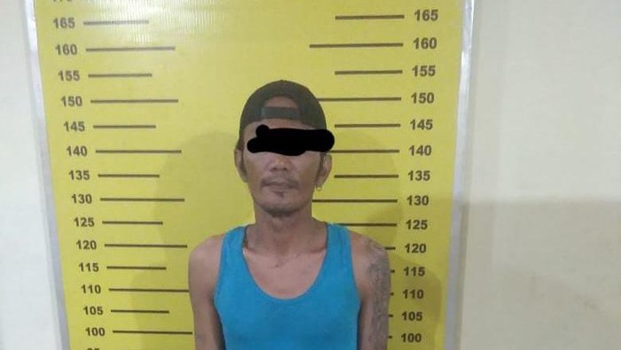 Oknum SPSI pungli penjual pot saat berada di kantor polisi