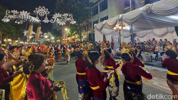 Parade Budaya Surabaya Vaganza