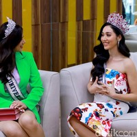 Laksmi Shari De Neefa Suardana memegang gelar akademik Bachelor of Fashion Business dari Universitas Polimoda di Florence, Italia. Dia lulus cumlaude di masa pandemi Corona. Puteri Indonesia 2022 berusia 26 tahun ini bekerja sebagai Marketing Manager Casa Luna Bali Group.   Foto: Rafida Faradhian.