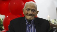 Jika rekor pria tertua di dunia dimiliki oleh Juan, maka manusia tertua atau perempuan tertua yang masih hidup di dunia dipegang oleh Kane Tanaka dari Jepang dengan usia saat ini 119 tahun.