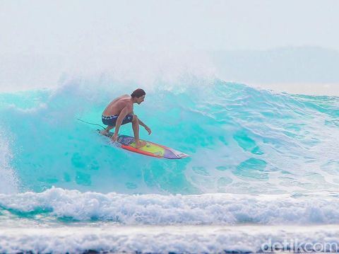 World Surf League (WSL) digelar di Banyuwangi. Ini merupakan jang selancar paling bergengsi di dunia.