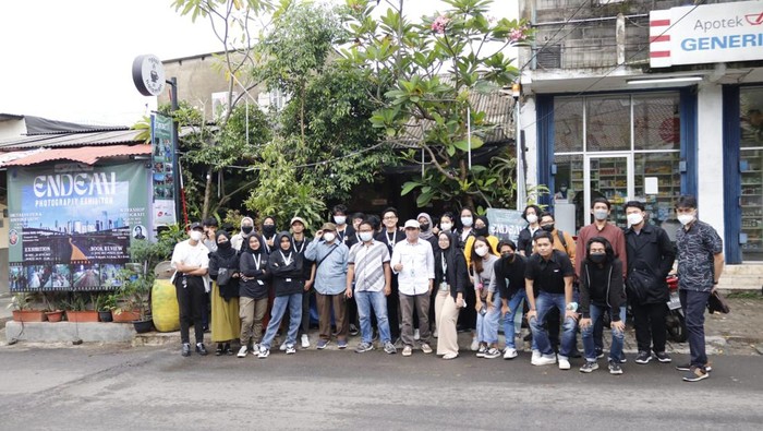 Pameran fotografi digelar para mahasiswa Universitas Mercu Buana dalam rangka menutup akhir semester. Yuk, intip hasil karya mereka.