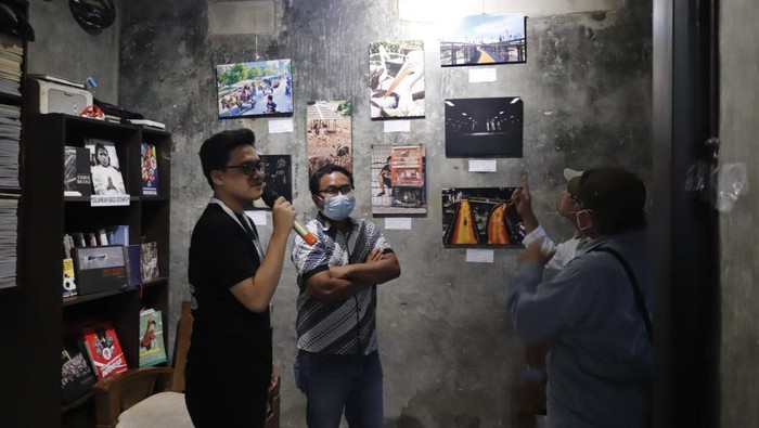 Pameran fotografi digelar para mahasiswa Universitas Mercu Buana dalam rangka menutup akhir semester. Yuk, intip hasil karya mereka.