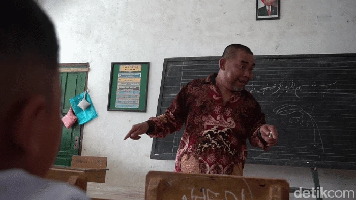 Abah Yayat.