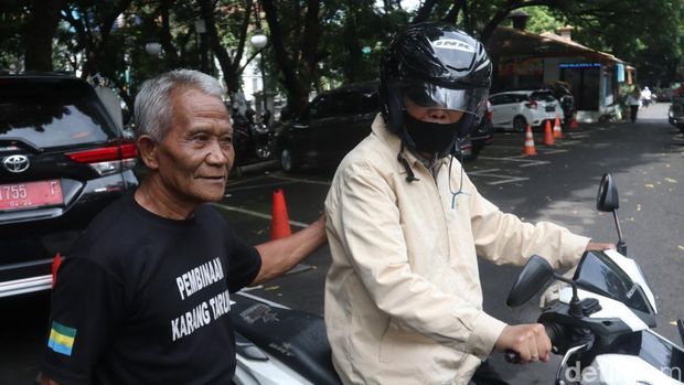 Abah Yus dan Mang Ade.