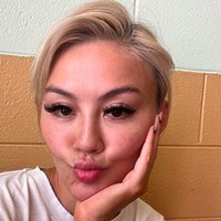 Baru-baru ini, Agnez Mo bikin heboh dengan penampilannya tanpa makeup. Dalam rangka membahas tentang kesehatan mental, Agnez memperlihatkan wajahnya dengan freckles. Foto: dok. Instagram