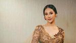 Anggun Banget! 7 Pesona Anya Geraldine Berkebaya