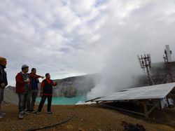 Canggih! Cuma Sinyal Ini yang Ada di Puncak Kawah Ijen