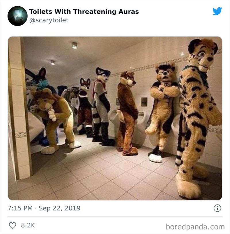 Daftar Kamar Mandi Paling Aneh dan Seram, Berani Coba?