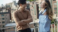 Momen kebersamaan Luna Maya dan Siwon Choi (28/5) diabadikan aktris tanah air ini di netizen Instagram dan TikTok miliknya. Banyak publik menduga-duga agenda Luna Maya bersama anggota boy group Super Junior itu. Foto: Instagram lunamaya