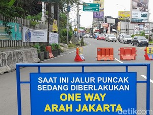 Sistem One Way Jalur Puncak Arah Jakarta Mulai Diberlakukan