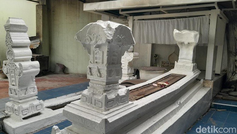Makam keramat Datuk Darah Putih di Medan
