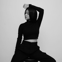 Pembeli yang datang ternyata tak hanya dari Jakarta, tapi juga luar kota seperti Palembang dan Lampung. Sebagian besar ingin bertemu dan melihat langsung sosok wanita muda yang pernah jadi performer ini. Foto: Instagram/@melati.sesilia