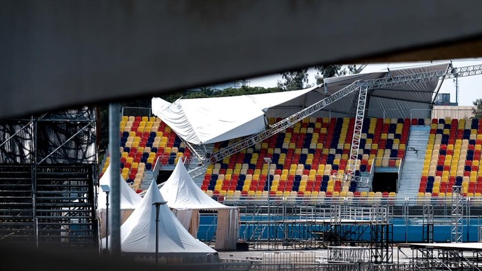 Atap tribun sirkuit Formula E Jakarta roboh saat balapan kurang dari sepekan. Begini penampakan terkini atap tribun yang roboh dan akan segera diperbaiki itu.